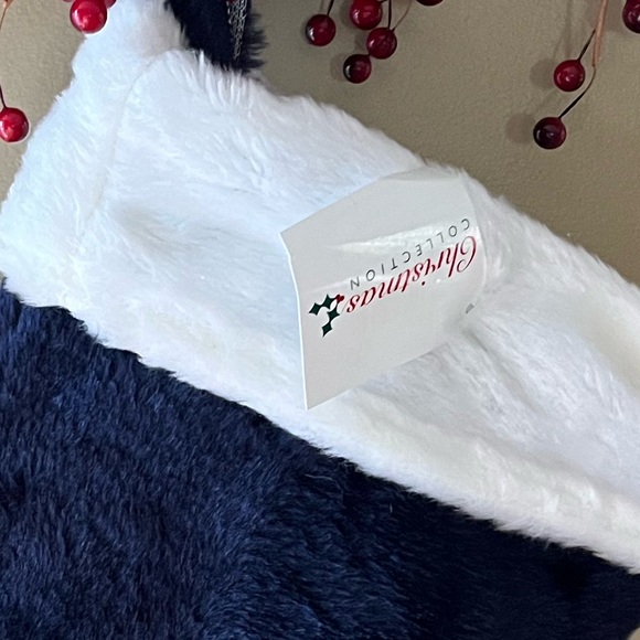 Plush Blue Xmas Stocking with White Cuff. 18" New excellent condition - Picture 3 of 4